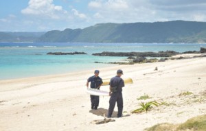 親子らが流された事故現場＝２９日、奄美市笠利町用安の用安海岸