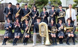 県代表に選ばれた樟南第二高校の吹奏楽部（提供写真）