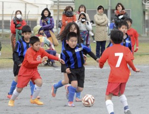 Ｂ級予選・ＦＣ龍郷Ａ―名瀬イレブンティグレ＝３１日、名瀬運動公園多目的広場