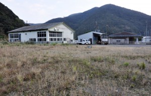 奄美市名瀬・住用地区学校給食センターの建設候補地＝同市名瀬朝戸