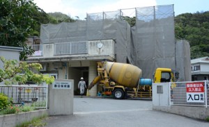 園舎の改修増築を進める春日保育園＝１７日、奄美市名瀬春日町