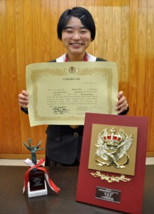 レシテーションの部で全国３位になった平沙也香さん＝１１日、奄美高校