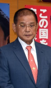 自民党奄振委員長も務め、地域の発展に力を尽くしてきた保岡興治氏＝８日、鹿児島市