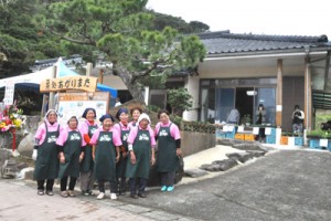 四季折々の料理や茶菓子などを提供する施設としてオープンした「茶処　あがりまた」＝２日、天城町当部