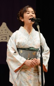 最優秀賞を獲得した川口成美さん＝２９日、龍郷町