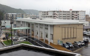 供用開始した瀬戸内町きゅら島交流館＝２８日、同町古仁屋