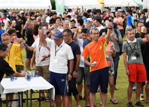 大会へ向け健闘を誓い合ったカーボパーティー＝２９日、天城町総合運動公園