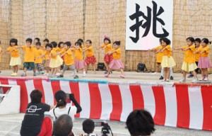 多彩なステージで盛り上がったほーらい祭り＝２９日、伊仙町面縄