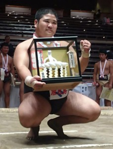 個人無差別級を制した朝日中の西加陽斗さん＝５日、東京・両国国技館（提供写真）