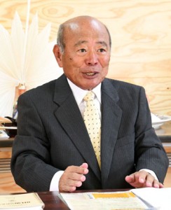 天城町長選への出馬を表明した森田弘光氏＝２１日、天城町平土野