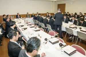 ２０１９年度奄美関係予算について協議した自民党の奄美振興特別委員会＝１９日、同本部