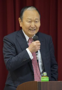 講演した原祥隆氏＝２６日、奄美市名瀬