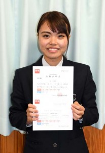 英検準１級に合格した安さん＝１２日、徳之島町亀津