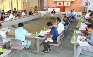 「燃ゆるかごしま国体」のトライアスロン競技実施に向けた天城町実行委員会の総会＝２２日、天城町役場