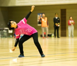 競技に臨む栗林美宥さん＝１３日、東京・葛飾