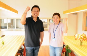 古仁屋高校コーディネーターとして着任した（左から）高田さん、土井さん＝１０日、瀬戸内町清水の紫雲寮