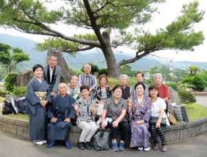 手広高齢者クラブ「にこにこ会」＝５月２５日、龍郷町