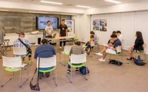 龍郷町が東京で初めて開催した地域おこし協力隊募集説明会＝６日、東京有楽町・交通会館