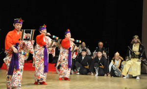  今年６０年ぶりに再演された畦布集落の組踊「高平良御鎖」＝同