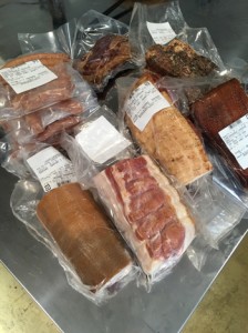 精肉加工後の試作品（加計呂麻島ジビエ研究会提供）