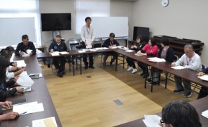 国内での新型コロナウイルスの感染拡大を受け、和泊町が設置した同感染症対策会議の初会合＝２１日、同町役場