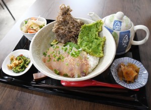 看板メニューの「ウンギャル丼定食」