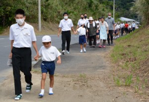 芦花部小中学校・地域合同避難訓練２０１０１０宅間