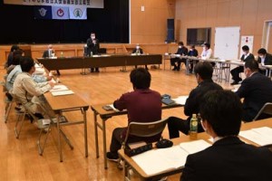 要配慮者の円滑な入居支援に向け発足した「とくのしま居住支援協議会」の設立総会＝２２日、徳之島町亀津