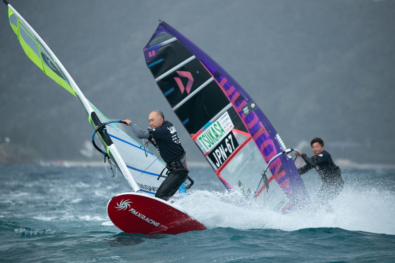 浅野、穴山がプロスラローム優勝 ウインドサーフィン、国内ツアー 奄美 